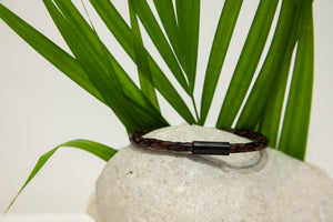 Magnetic leather bracelet