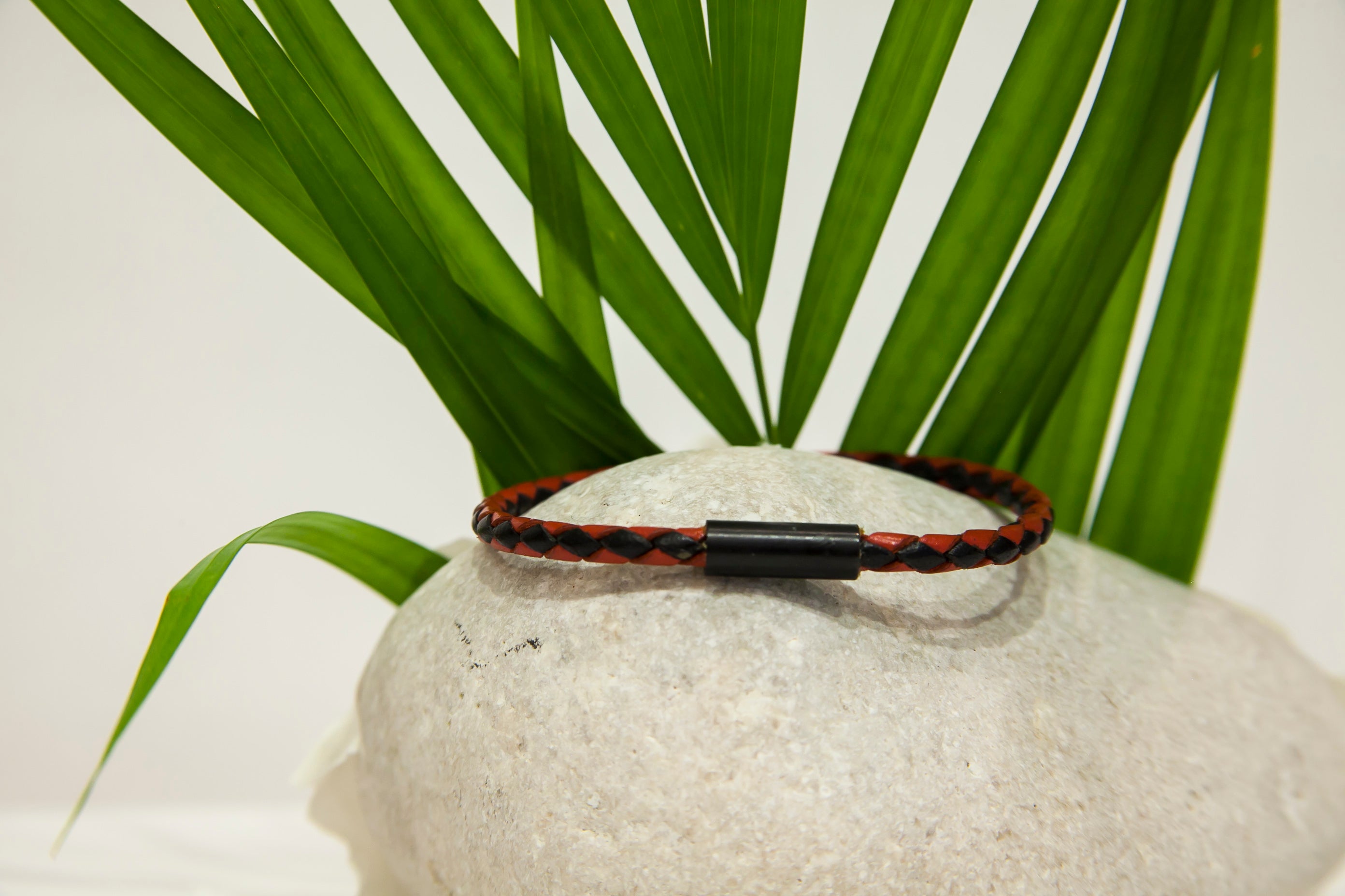 Magnetic leather bracelet